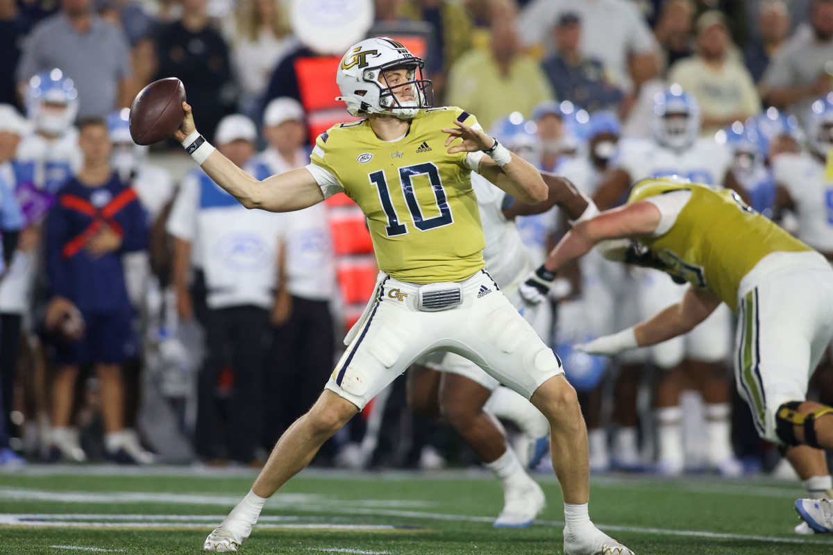 Haynes King throwing a pass vs North Carolina